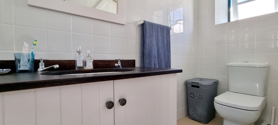 4 Bedroom Property for Sale in Struisbaai Western Cape